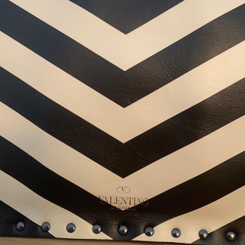 Valentino Rockstud striped envelope clutch - Picture 5 of 10